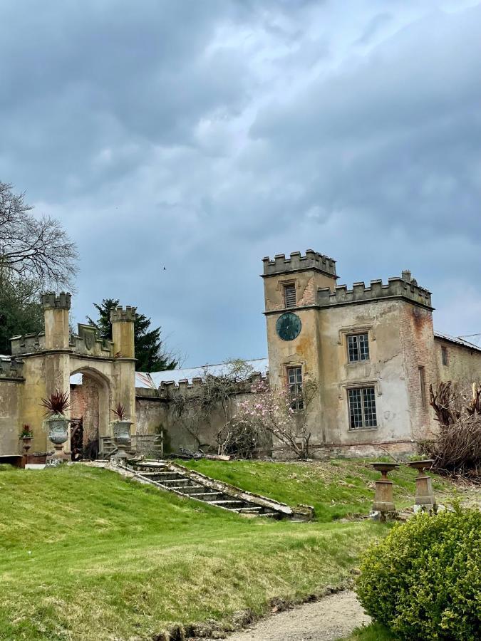 Llanerchydol Hall Suites Welshpool Esterno foto