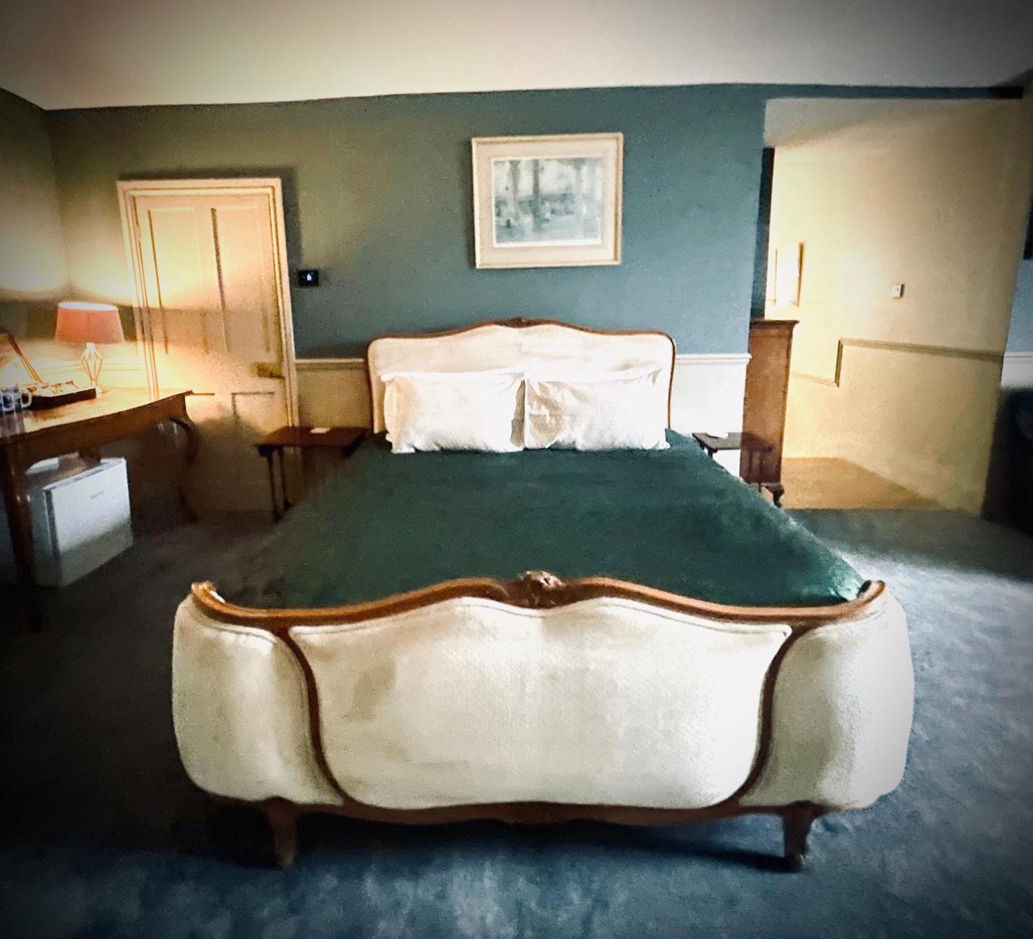 Llanerchydol Hall Suites Welshpool Esterno foto